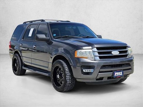Used 2017 Ford Expedition XLT w/ Equipment Group 202A RWD image 3