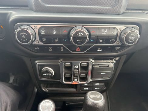 Used 2021 Jeep Wrangler Unlimited Sport image 26