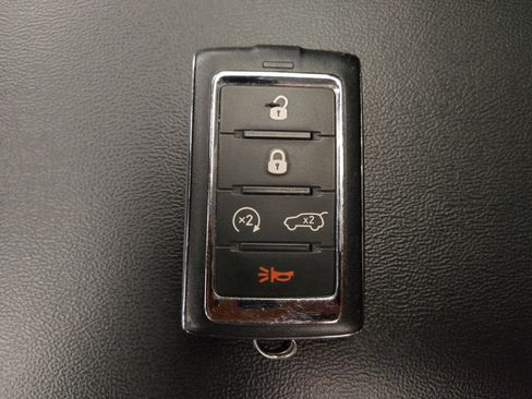 Used 2023 Jeep Grand Cherokee 4WD 4xe image 32