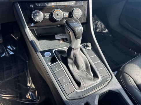 Used 2024 Volkswagen Jetta SE FWD image 39