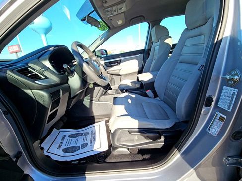 Used 2017 Honda CR-V LX image 9