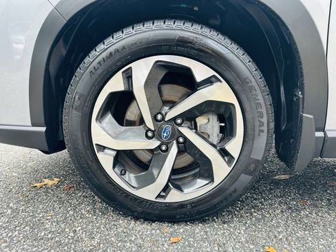 Used 2022 Subaru Forester Touring image 28