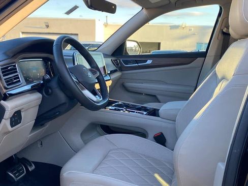 Used 2024 Volkswagen Atlas SEL Premium R-Line image 12