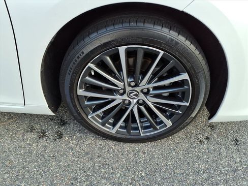 Certified 2023 Lexus ES 350 w/ Premium Package image 7