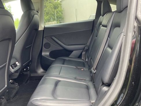 Used 2023 Tesla Model Y Long Range AWD/4WD image 12