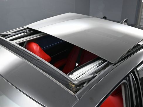 Used 2022 Toyota Camry XSE image 9