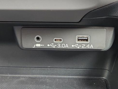 Used 2025 Subaru Crosstrek 2.0i Premium AWD/4WD image 19