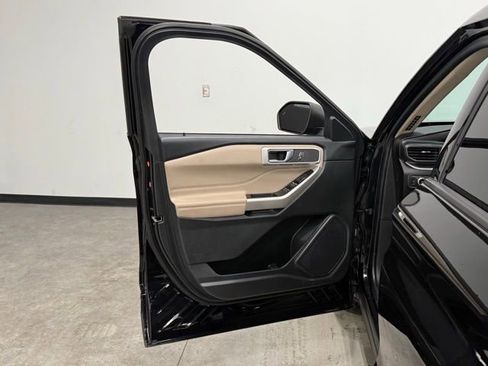 Certified 2022 Ford Explorer XLT w/ Equipment Group 202A image 14