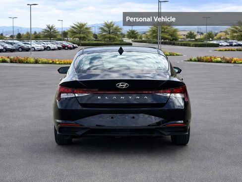 Used 2022 Hyundai Elantra SEL image 4