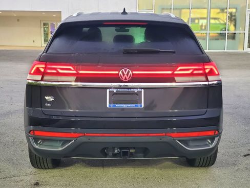New 2026 Volkswagen Atlas Cross Sport SE FWD image 4