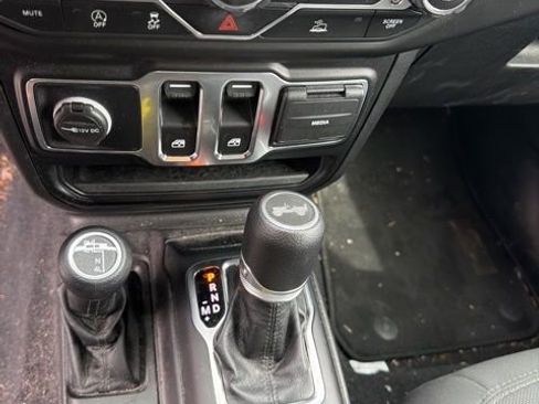 Used 2021 Jeep Wrangler Sport S image 14