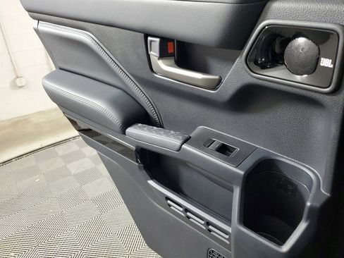 Used 2025 Toyota 4Runner Limited image 17