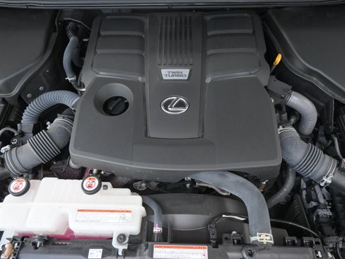 Used 2024 Lexus GX 550 w/ Cold Area Package AWD/4WD image 37