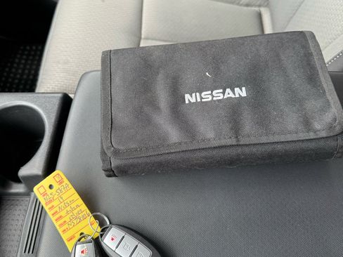 Used 2019 Nissan Titan S image 22