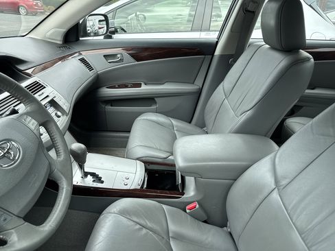 Used 2010 Toyota Avalon XL image 5