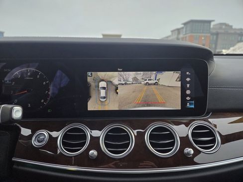 Used 2022 Mercedes-Benz E 350 4MATIC Sedan image 14