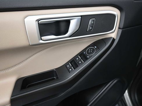 Used 2020 Ford Explorer XLT w/ Equipment Group 202A image 18