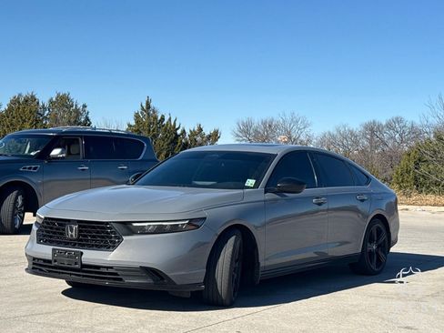 Used 2023 Honda Accord Sport image 6