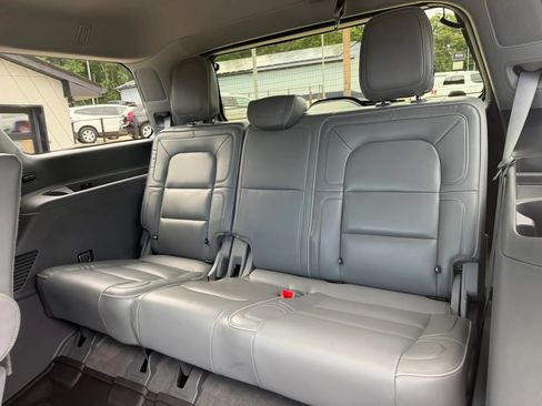 Used 2019 Lincoln Navigator Reserve AWD/4WD image 40