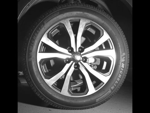 Used 2023 Subaru Forester Limited AWD/4WD image 9