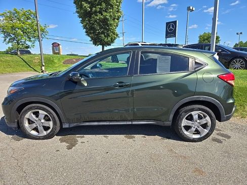 Used 2017 Honda HR-V EX image 10