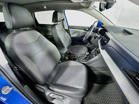 Used 2022 Volkswagen Taos SE w/ Panoramic Sunroof Package AWD/4WD image 27