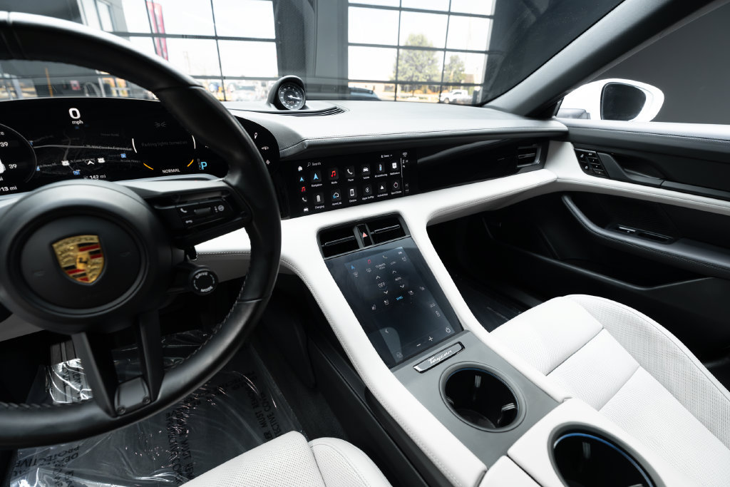 Used 2021 Porsche Taycan 4S AWD/4WD image 31