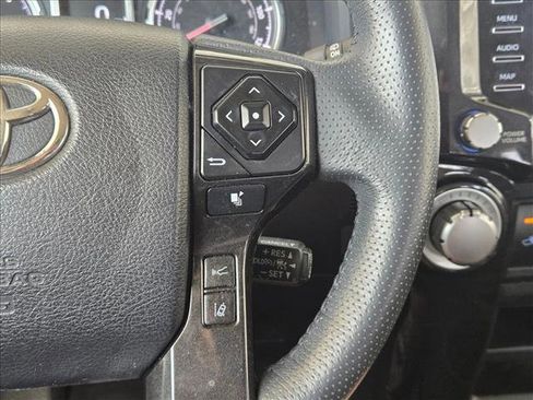Used 2021 Toyota 4Runner TRD Off-Road Premium w/ Moonroof Package AWD/4WD image 17