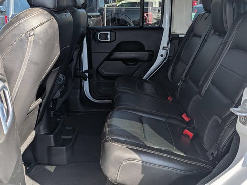 Used 2021 Jeep Wrangler Unlimited Sahara w/ Uconnect 4C Nav & Sound Group AWD/4WD image 6