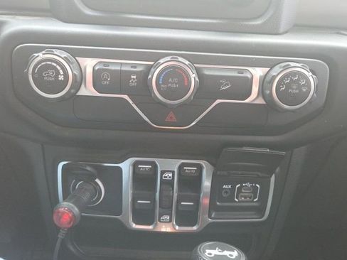 Used 2018 Jeep Wrangler Unlimited Sport S image 24