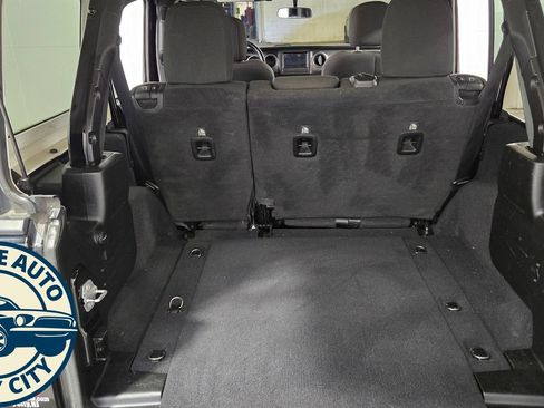 Used 2021 Jeep Wrangler Unlimited Sport AWD/4WD image 31