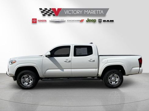 Used 2022 Toyota Tacoma SR AWD/4WD image 2