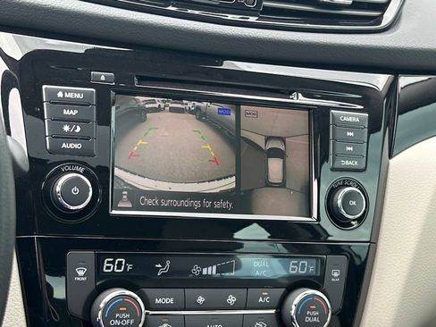 Used 2022 Nissan Rogue Sport SL w/ Premium Package FWD image 20
