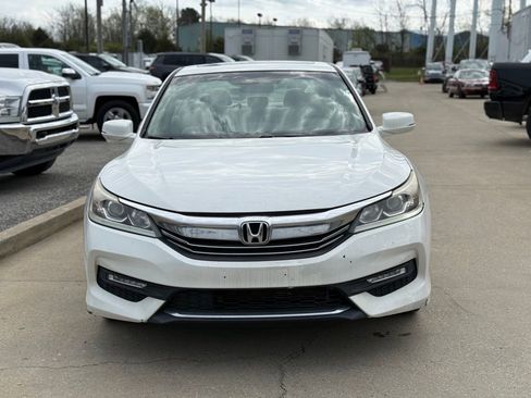 Used 2017 Honda Accord EX image 3