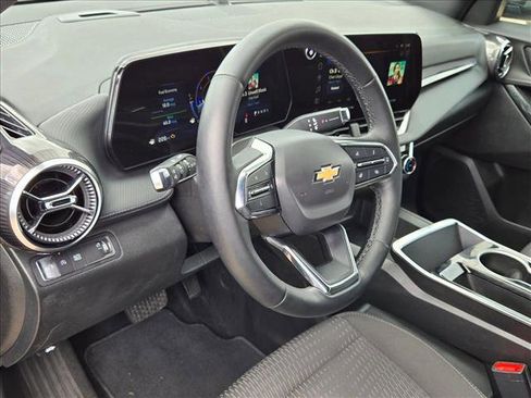 Used 2025 Chevrolet Equinox LT FWD image 10