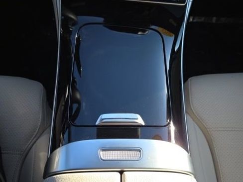 Used 2025 Mercedes-Benz C 300 4MATIC Sedan image 18