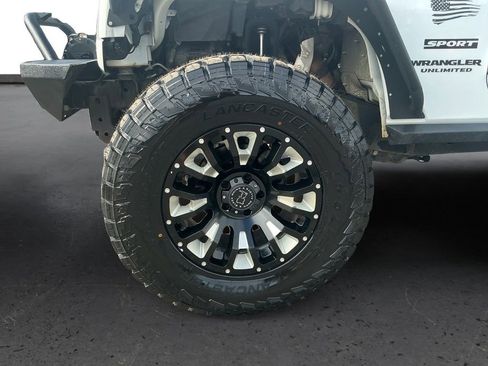 Used 2017 Jeep Wrangler Unlimited Sport w/ Connectivity Group AWD/4WD image 13