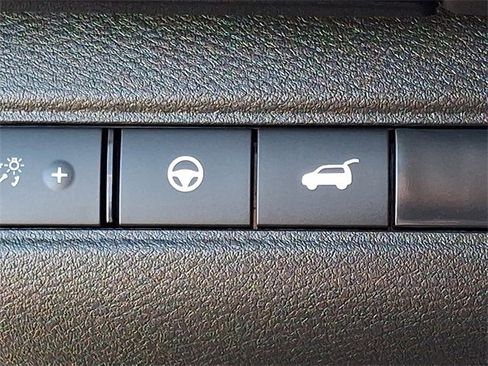 Used 2025 Nissan Pathfinder SV image 22