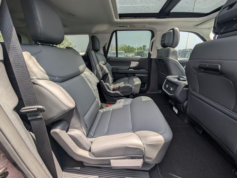 New 2027 Ford Expedition Max Active AWD/4WD image 7