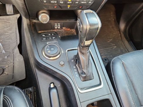 Used 2019 Ford Ranger Lariat w/ Equipment Group 501A Mid image 11