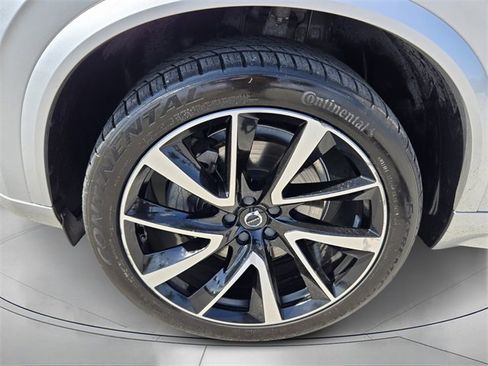 Used 2020 Volvo XC90 T6 Momentum image 9