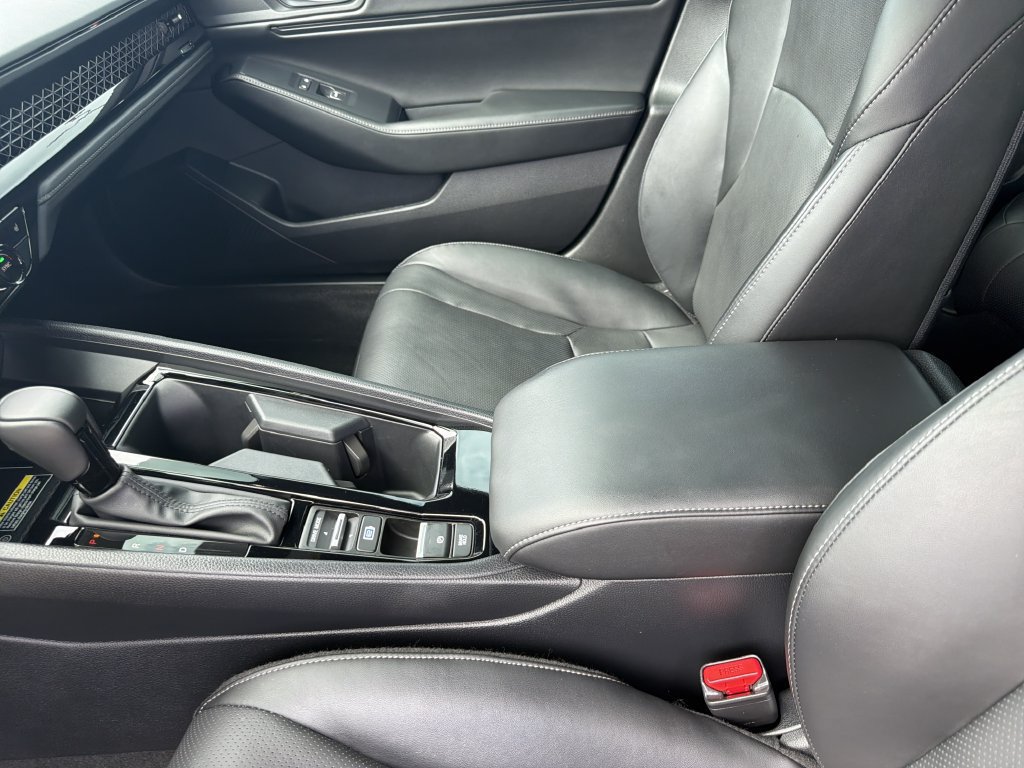 Used 2025 Honda Accord Sport image 19
