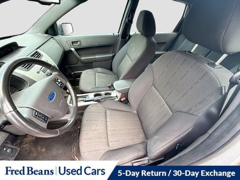 Used 2011 Ford Focus SE w/ 201A Rapid Spec Order Code FWD image 24