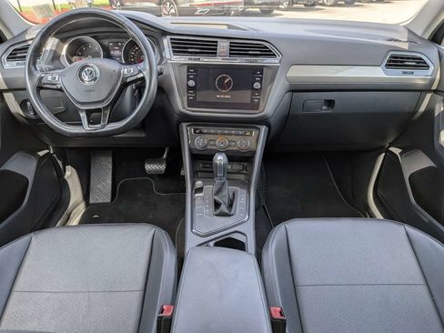 Used 2018 Volkswagen Tiguan SEL FWD image 20