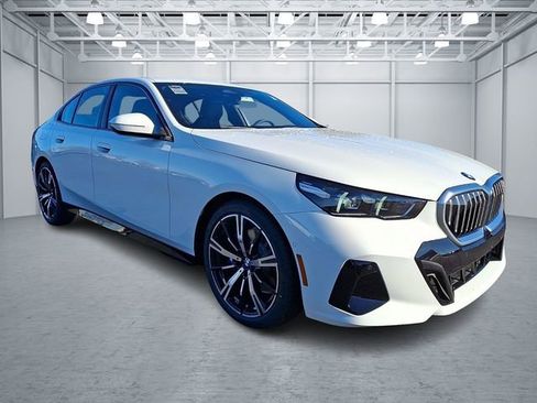 New 2026 BMW 530i xDrive 530i xDrive w/ M Sport Package image 3