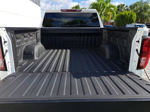 New 2025 GMC Sierra 1500 Elevation w/ LPO, Elevation Black Package image 9