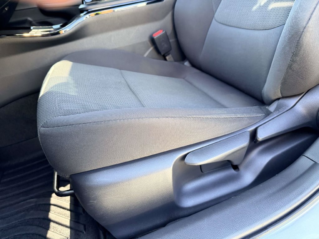 Certified 2023 Toyota Prius LE FWD image 18