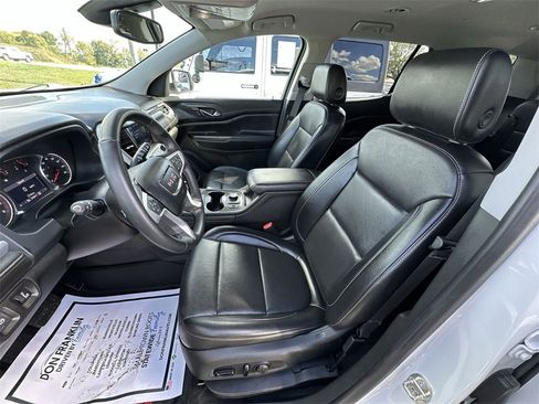 Used 2023 GMC Acadia SLT w/ LPO, Floor Liner Package image 11