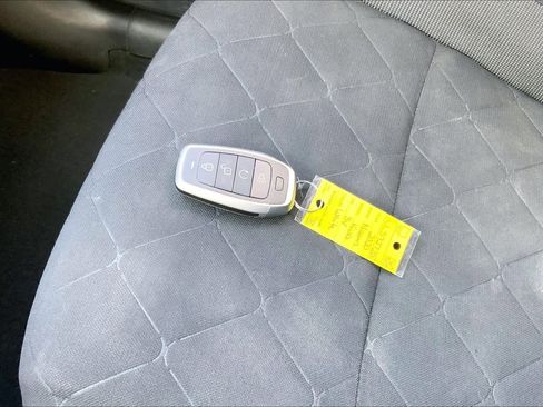 Used 2020 Nissan Kicks SV image 15