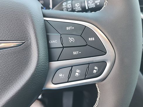 New 2026 Chrysler Pacifica Select image 21